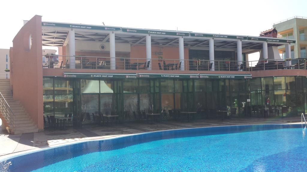Pollo Resort Mikosta Apartments Pantai Sunny Luaran gambar